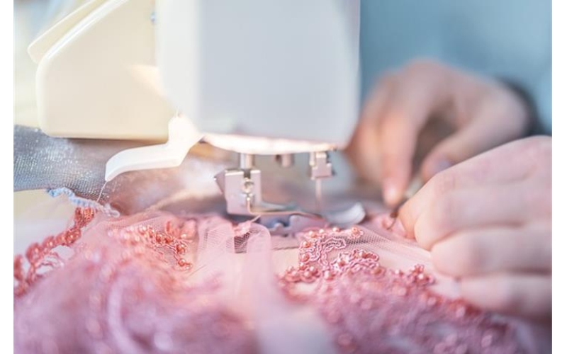 What You Need to Know About Plastic Press Machines in the USA